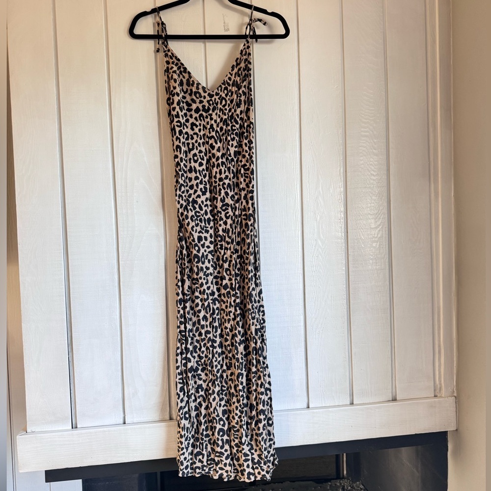 Tori Praver Leopard Print Midi Dress